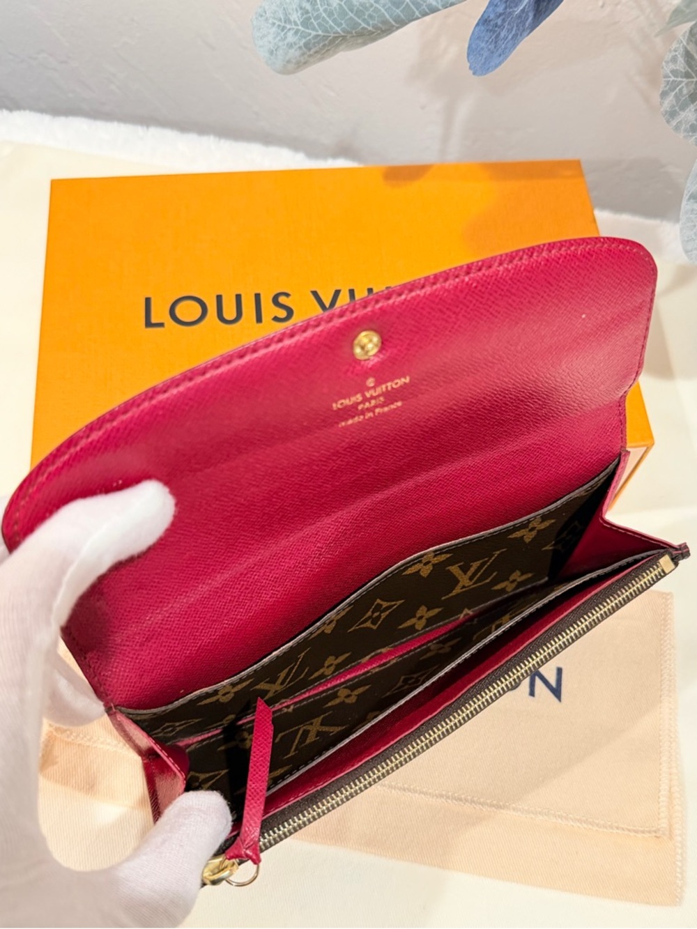 Louis Vuitton Monogram Fuschia Emilie Bifold Wallet - Picture 4 of 16